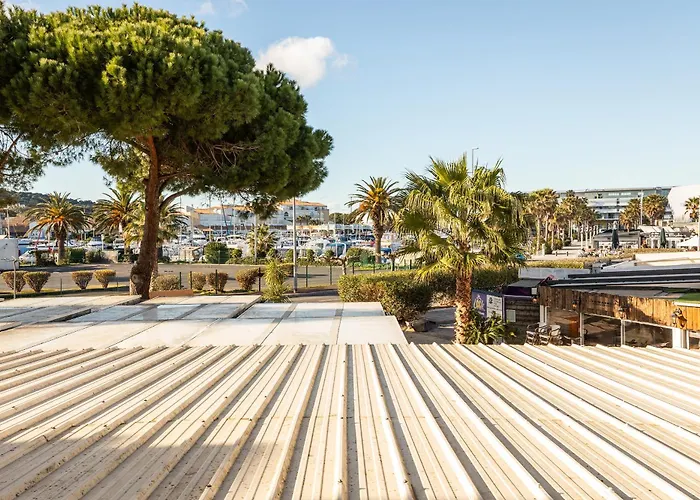 Village Naturiste R4n - Nuit D'ambre Port Nature